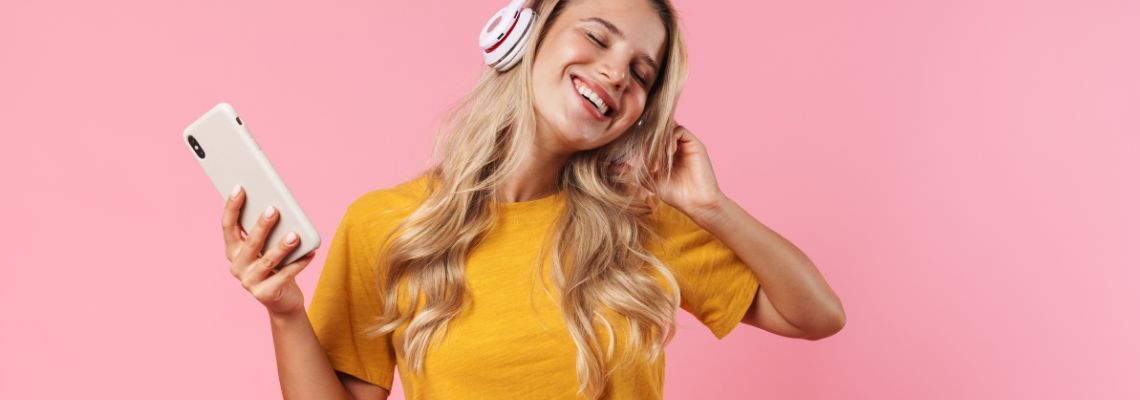 Música alta e saúde auditiva: como curtir música sem se prejudicar?