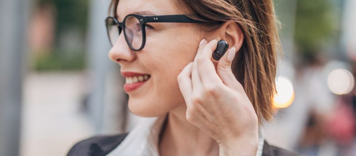 Fone de ouvido e perda auditiva: como saber se sua audição já está pagando o preço?